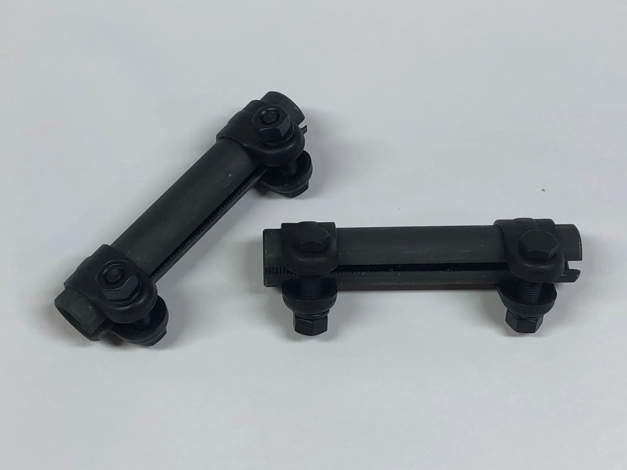 V8 Tie Rod Adjusting Sleeves for Manual Steer (64-66, V8, Pwr RH) (67-73, 6cyl & V8, R or L) 1964 β 1973 Mustang 1967-1973 Cougar 1960-1970 Falcon β 1960-1974 Comet 1966-1971 Fairlane β 1968-1971 Montego 1968-1971 Torino β 1970-1977 Maverick