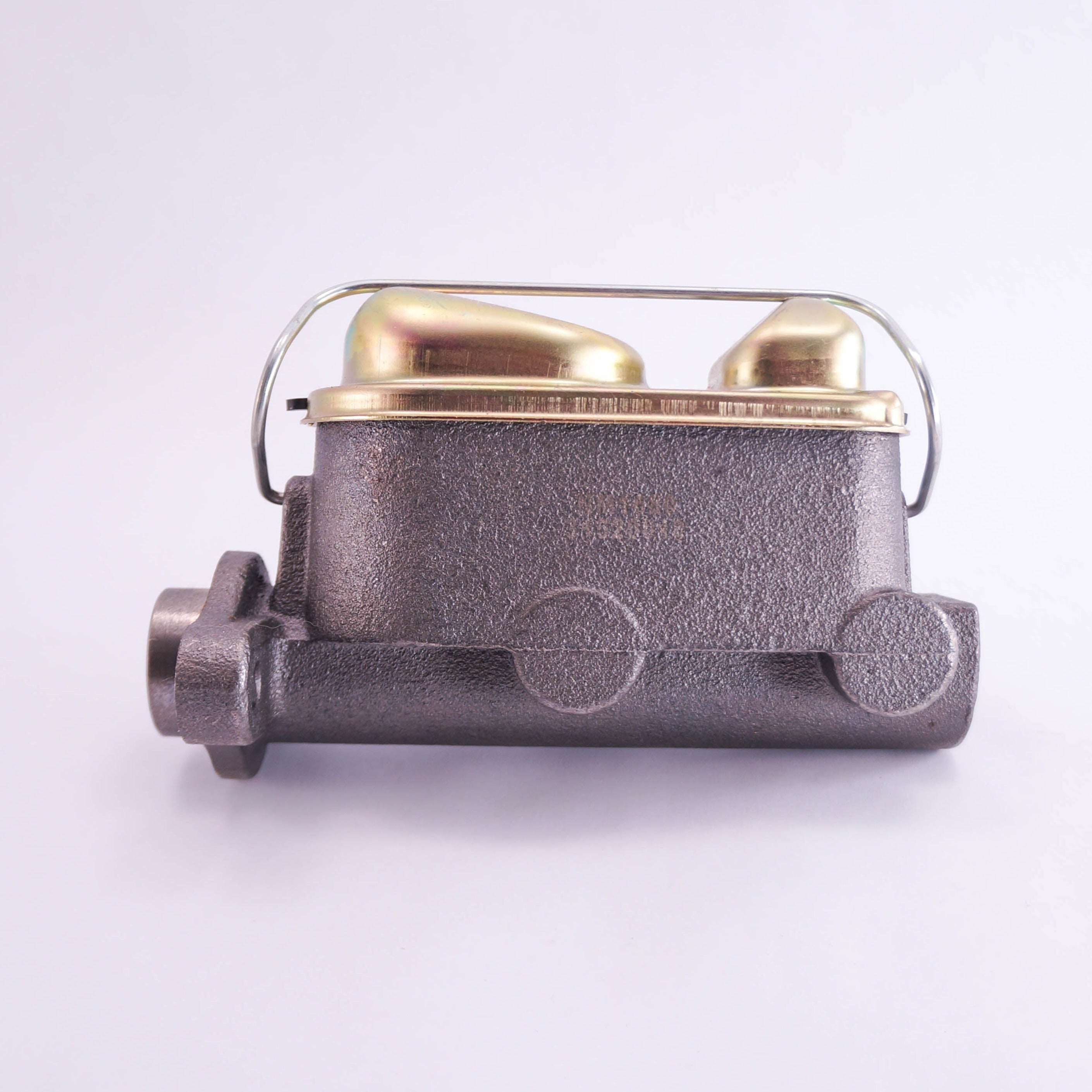 Master Cylinder with 15/16" bore for Manual Brakes